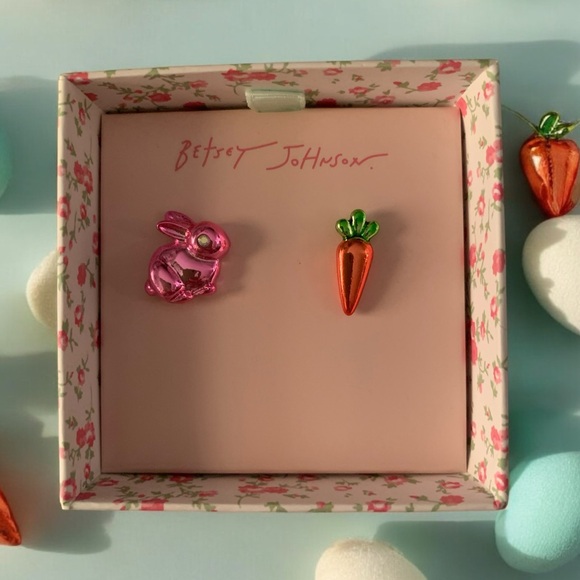 Betsey Johnson Jewelry - Betsey Johnson NWT Bunny and Carrot Earrings